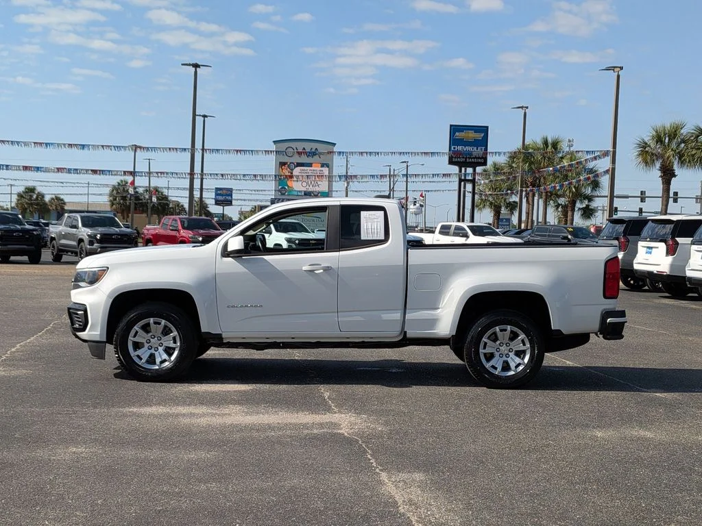 Used 2022 White Chevrolet LT image 2