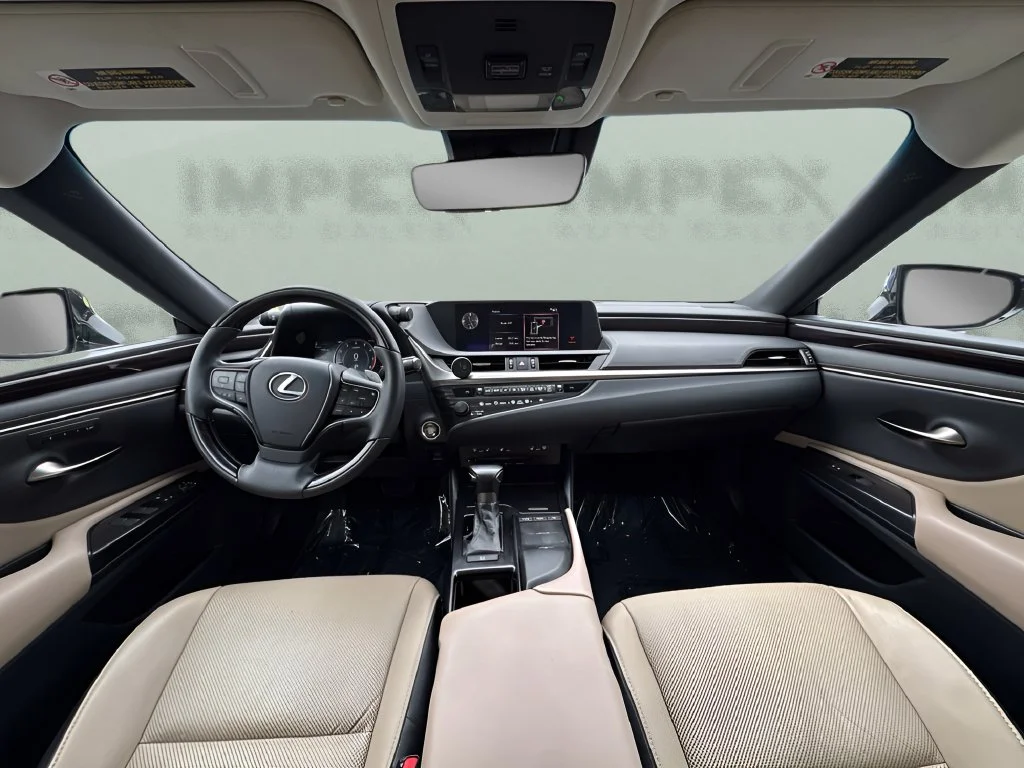 Used 2020 Silver Lexus 350 image 13