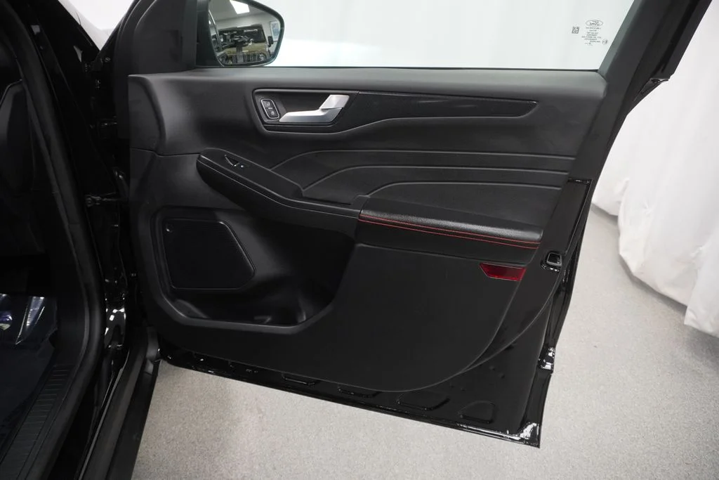 Used 2025 Black Ford ST-Line Elite image 47