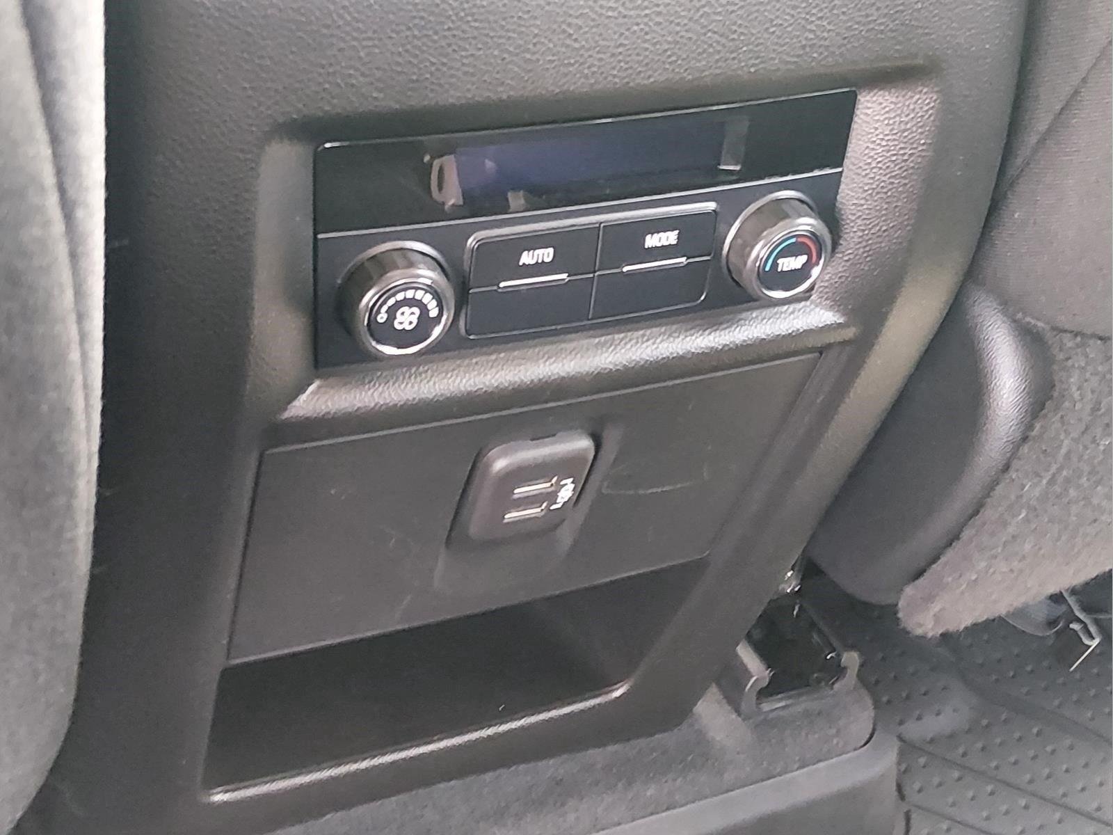 Used 2021 Summit White Chevrolet LT Cloth image 18