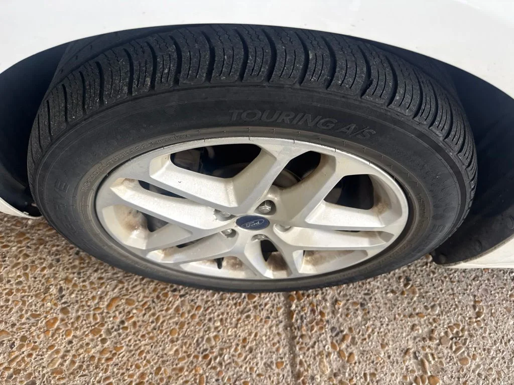 Used 2014 White Ford SE image 2