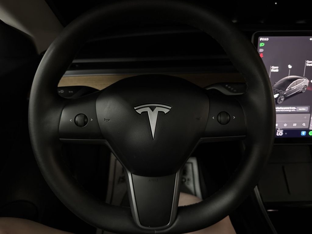 Used 2020 White Tesla Standard Range Plus image 21