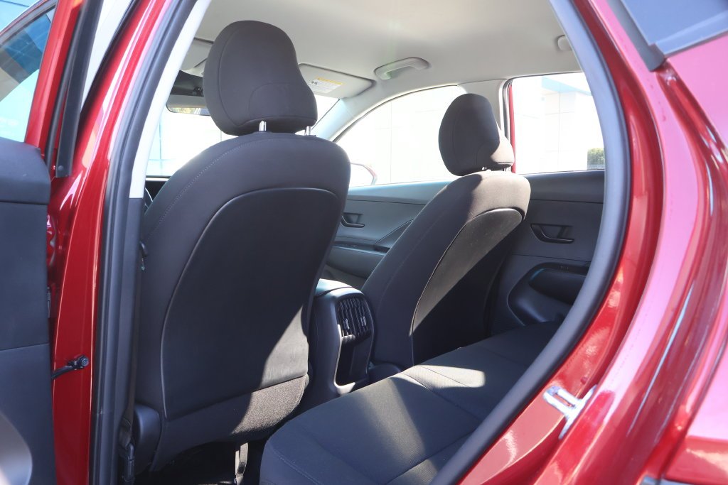 2025 Hyundai Kona SEL - Photo 31