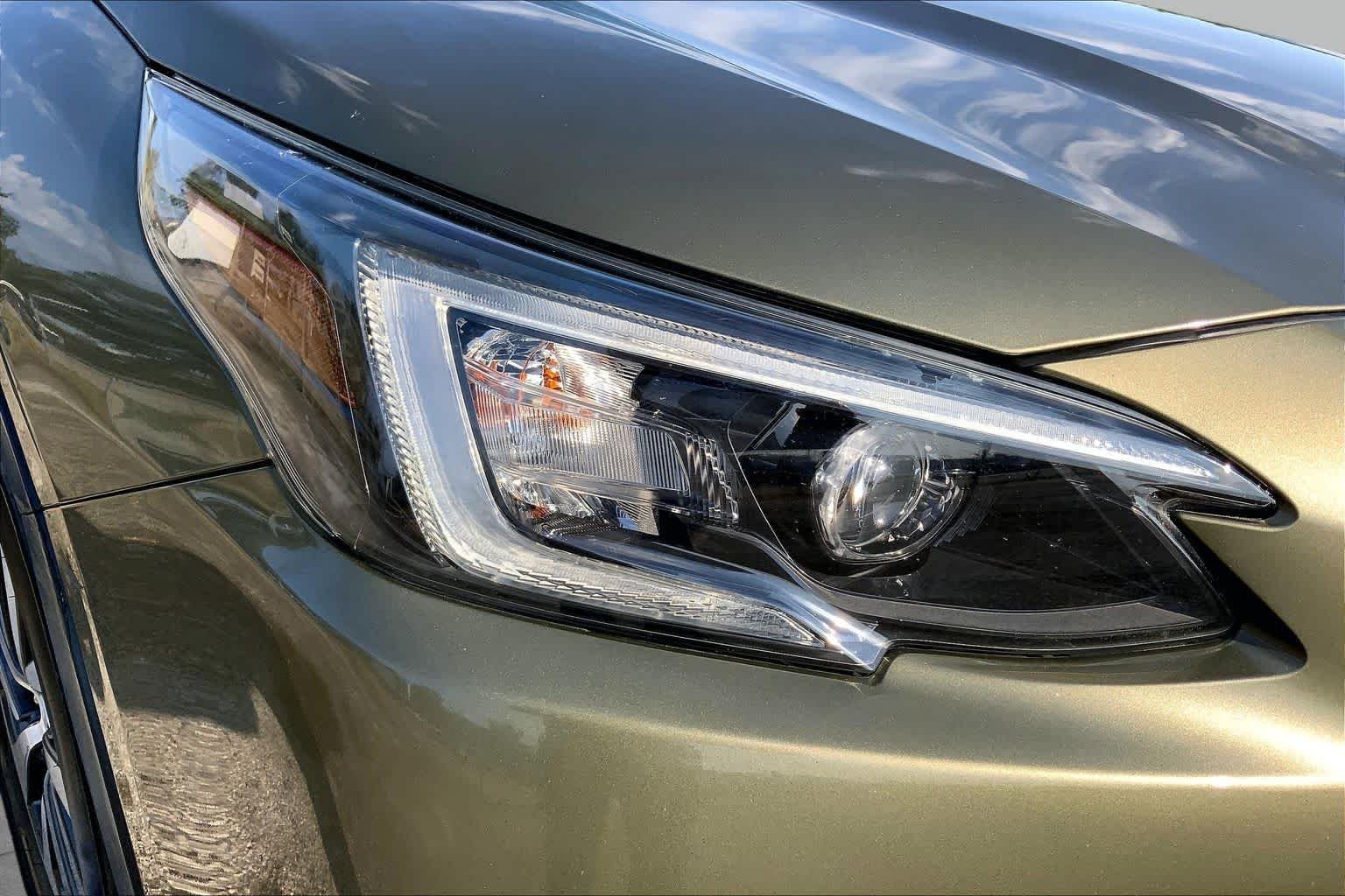 Used 2021 Autumn Green Metallic Subaru Premium image 27
