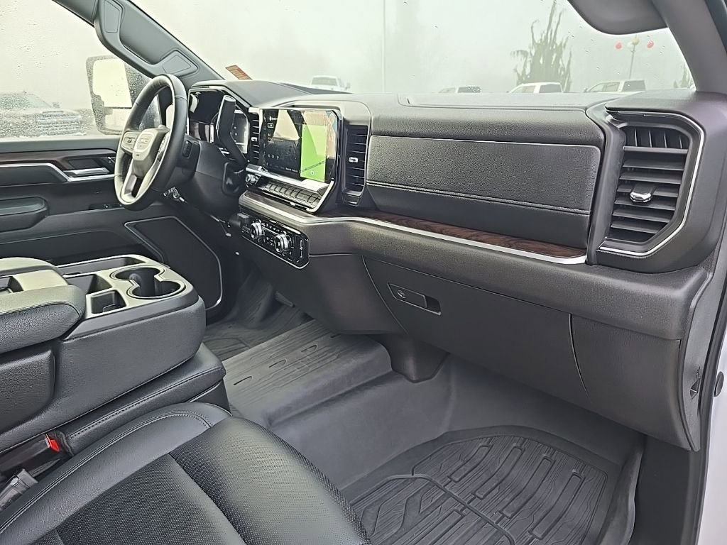 Used 2025 Summit White GMC SLT image 31