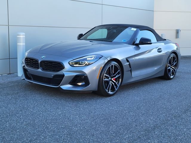 Used 2023 Skyscraper Gray Metallic BMW sDrive30i image 1