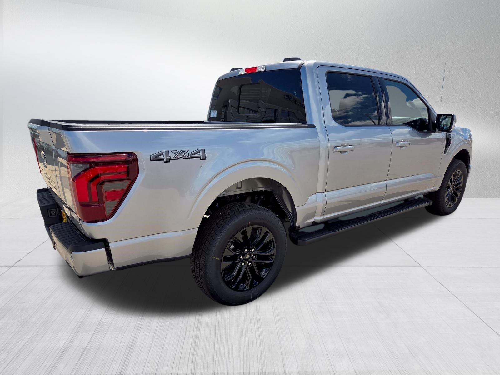 New 2026 Iconic Silver Metallic Ford LARIAT image 4