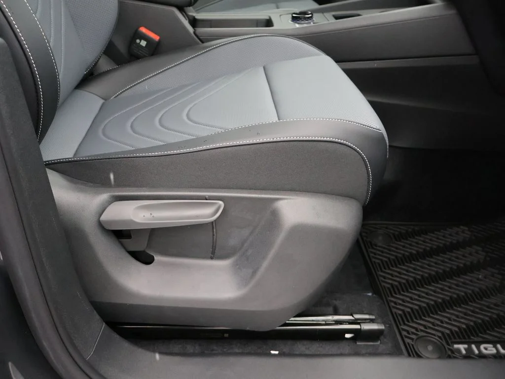 New 2026 Gray Volkswagen 2.0T SE image 12