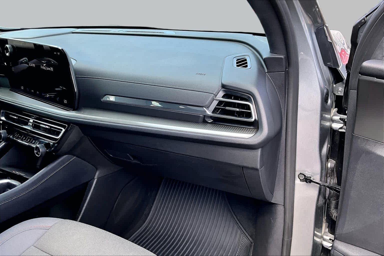 Used 2024 Sterling Gray Metallic Chevrolet FWD LT image 19