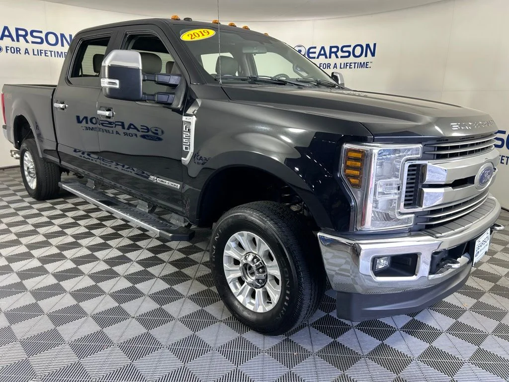 Used 2019  Ford XLT image 3