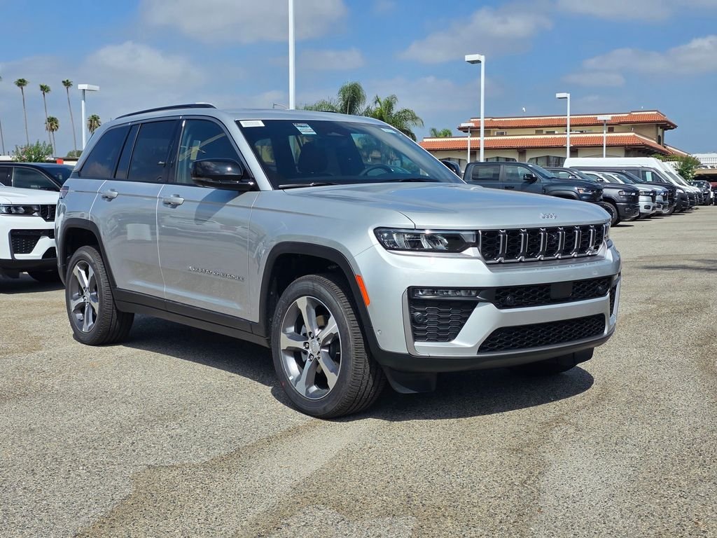 New 2026 Silver Zynith Exterior Paint Jeep Limited image 1