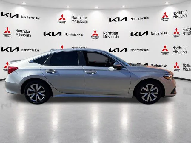 Used 2023 Silver Honda LX image 9