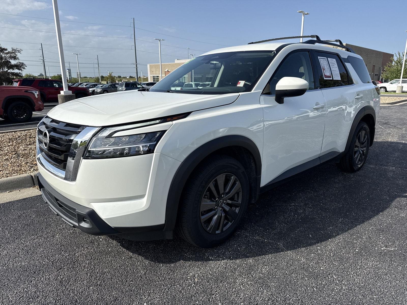 Used 2022 Nissan Pathfinder SV with VIN 5N1DR3BC1NC246265 for sale in Kansas City