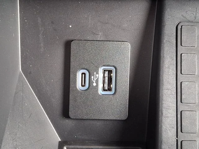 Certified Used 2022 Black Metallic Ford Lariat image 25