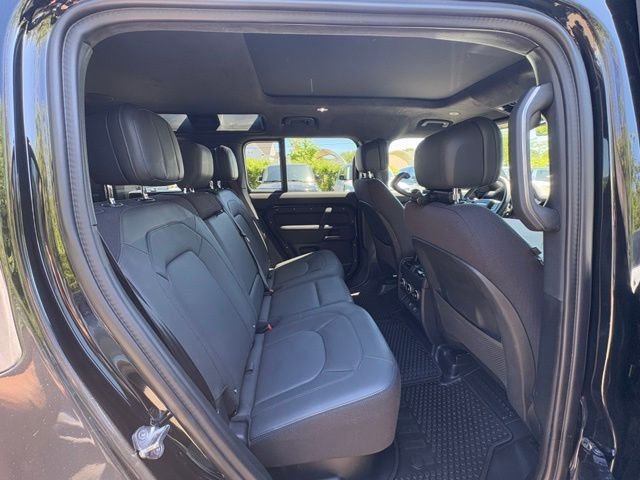 Certified Used 2025 Black Land Rover V8 image 38