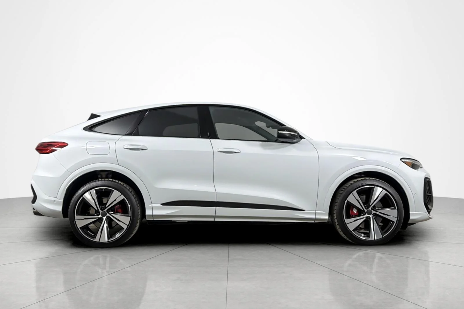 New 2026 Glacier White Metallic Audi Premium Plus 3.0 TFSI quattro image 7