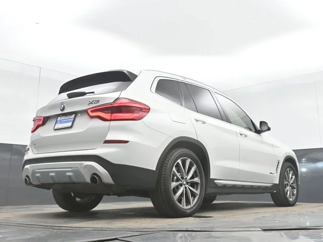 Used 2018 Alpine White BMW xDrive30i image 36