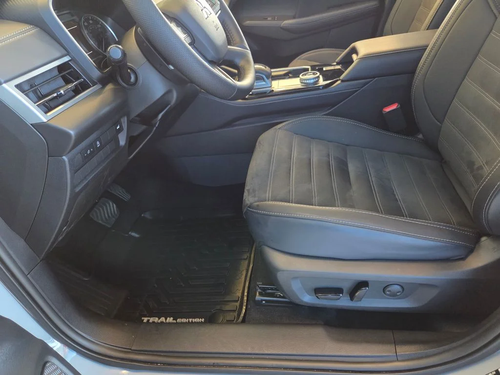 Used 2026 Moonstone Gray Metallic/Black Roof Mitsubishi LE image 18