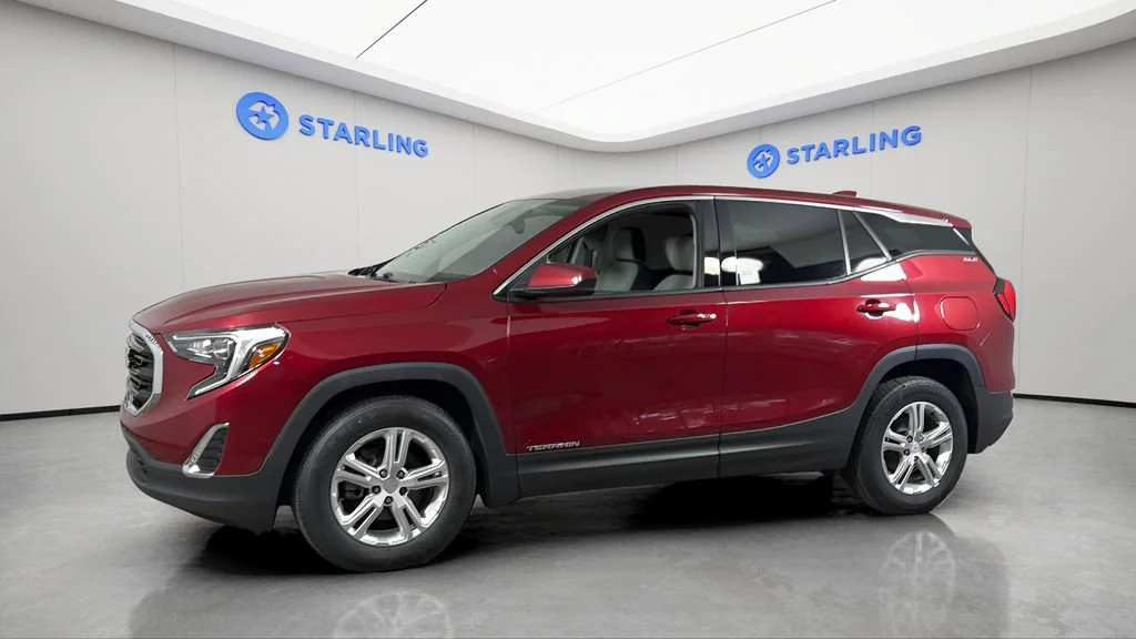 Used 2020 RED QUARTZ TINTCOAT GMC SLE image 2