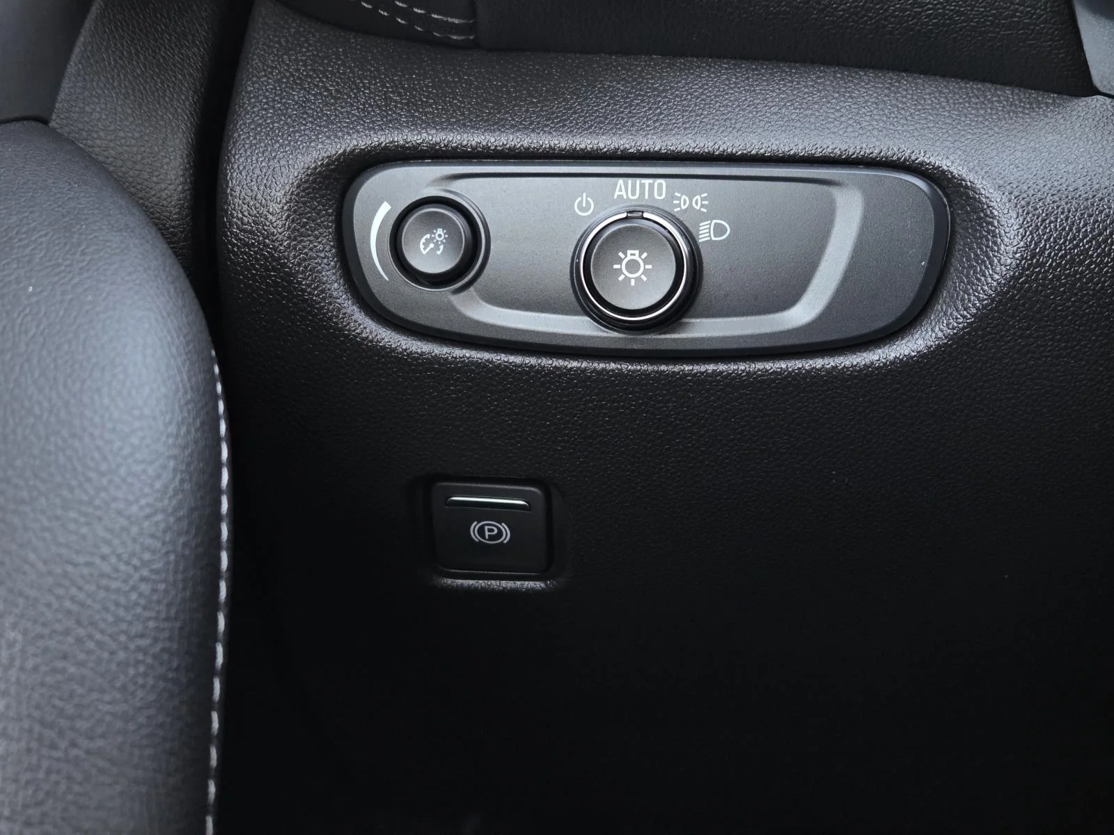 Used 2024 Sterling Gray Metallic Chevrolet LT image 26