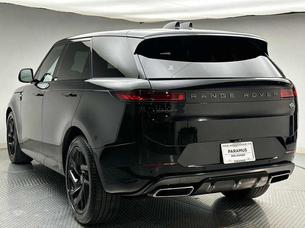 Used 2023 Santorini Black Metallic Land Rover SE Dynamic image 11