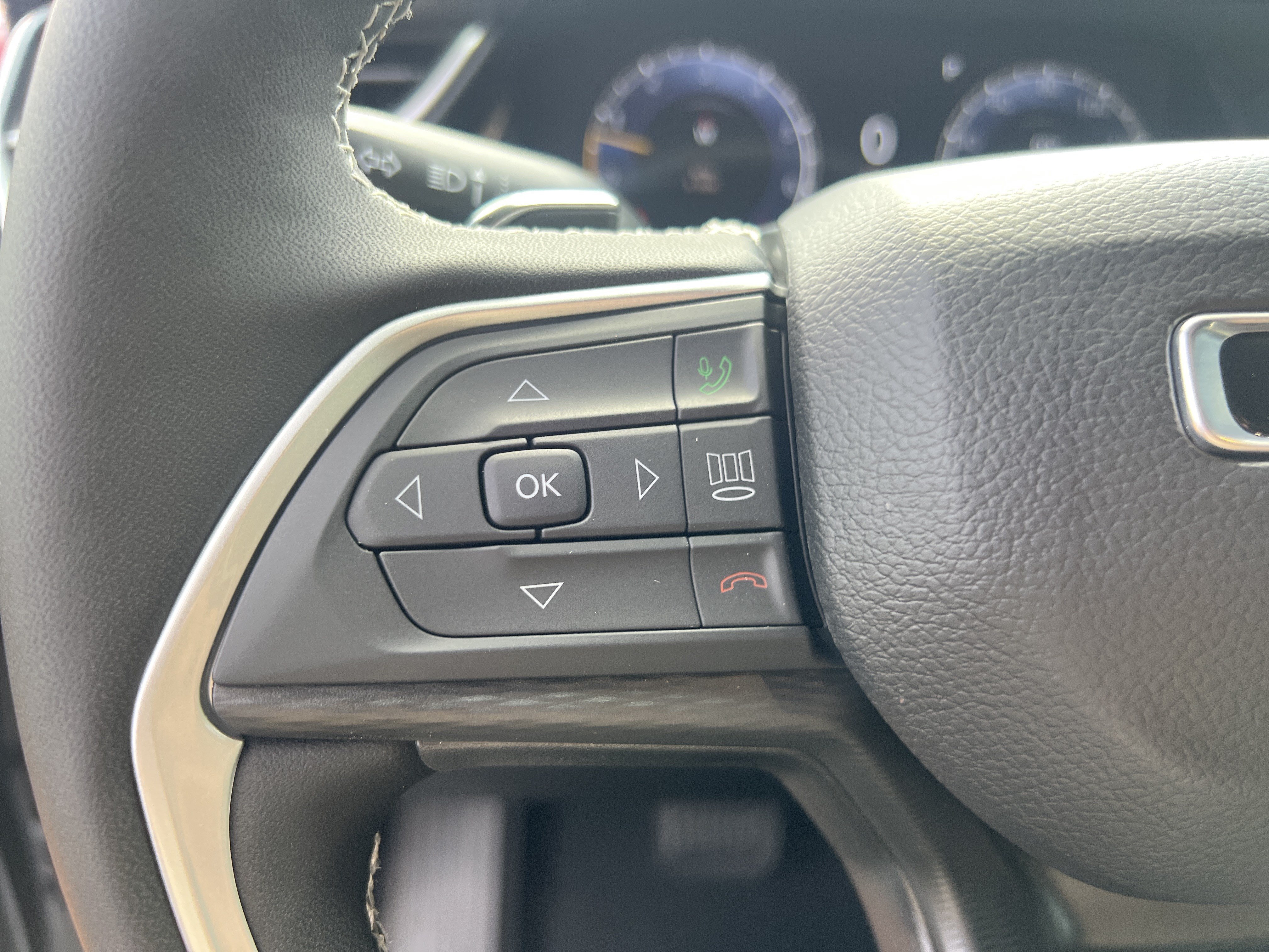 New 2026 Silver Zynith Jeep Laredo X image 24