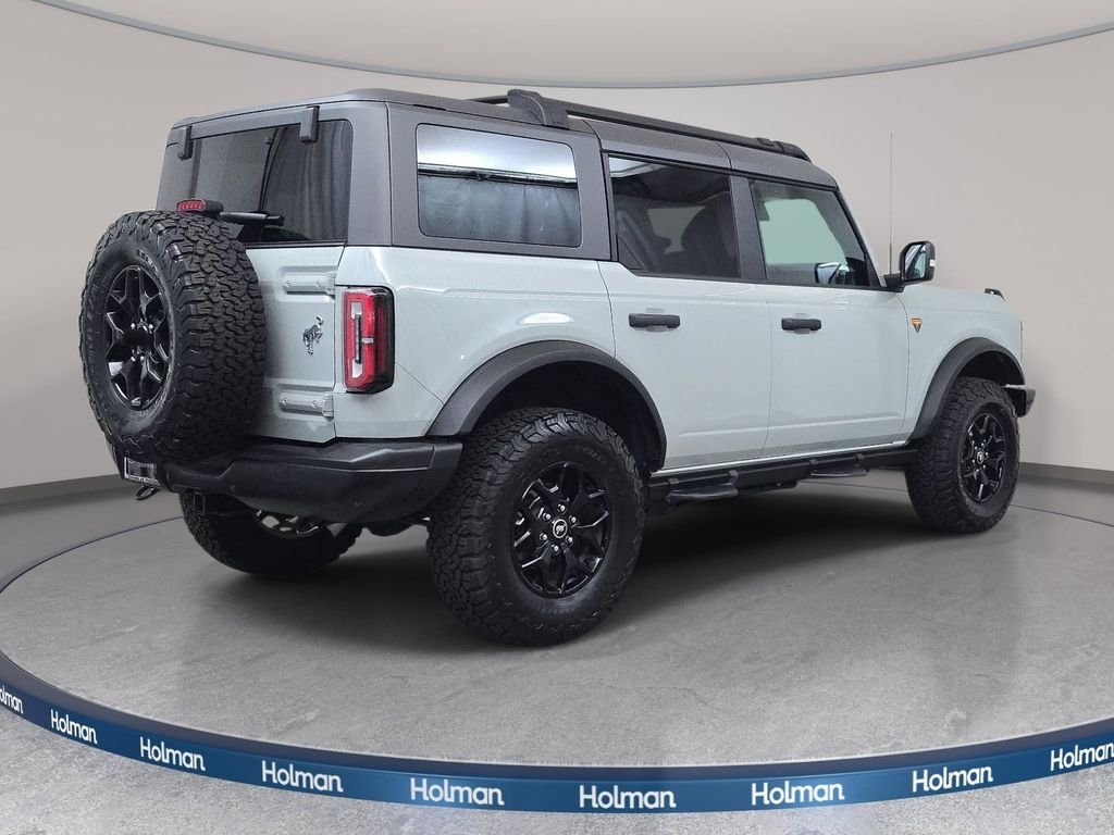 Used 2023 Cactus Gray Ford Badlands image 6