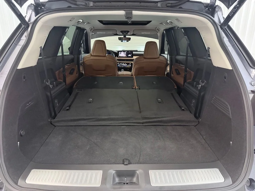 Used 2024 Blue INFINITI Sensory image 39