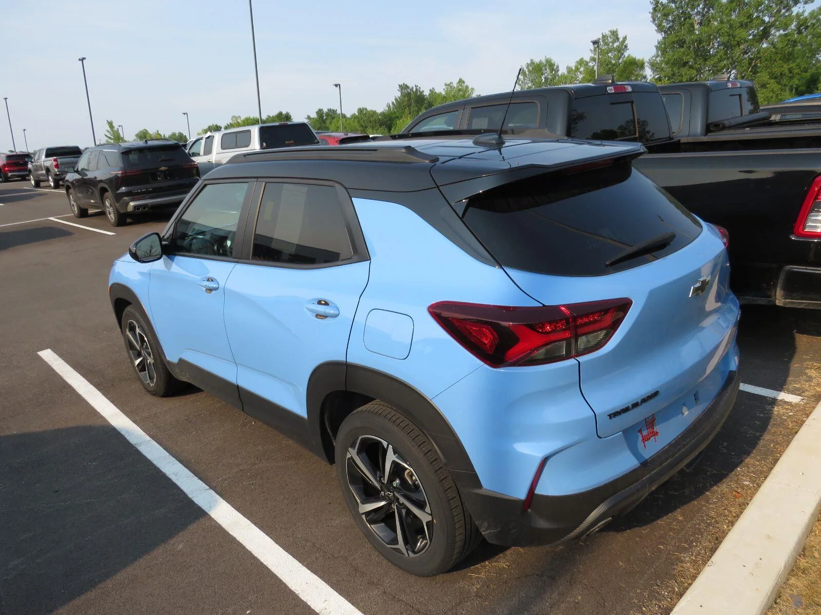 Used 2023 Fountain Blue Chevrolet RS image 12