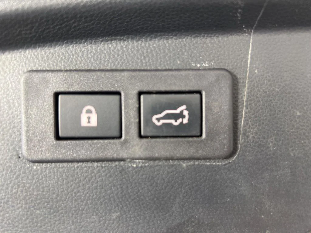 Used 2021 Crystal White Pearl Subaru Touring XT image 23