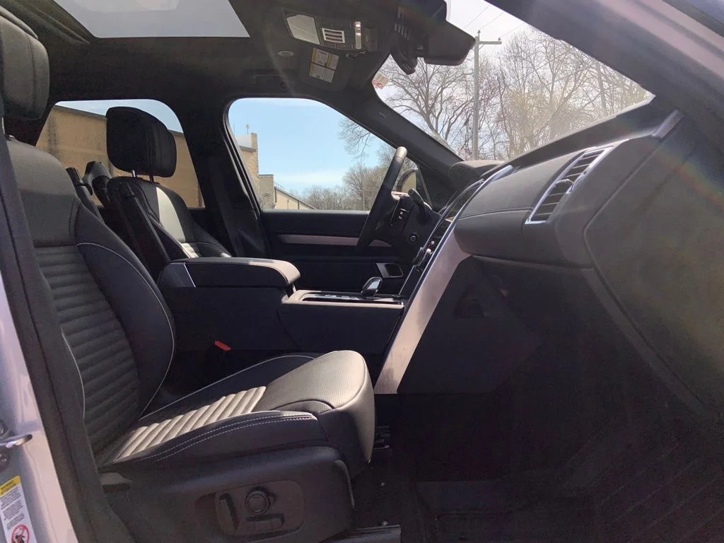 Used 2024 Silver Land Rover Dynamic SE image 19