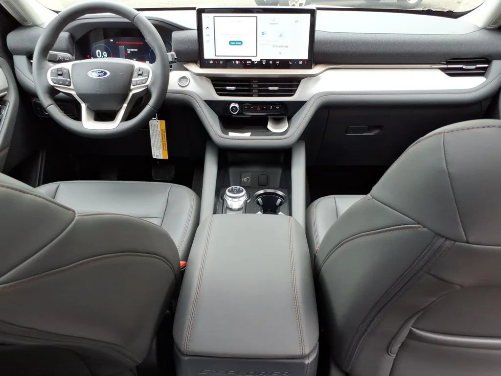 New 2026 Star White Metallic Tri-Coat Ford Active image 10