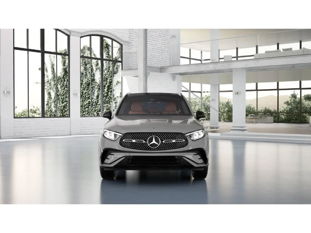 New 2027 White Mercedes-Benz GLC 300 image 7