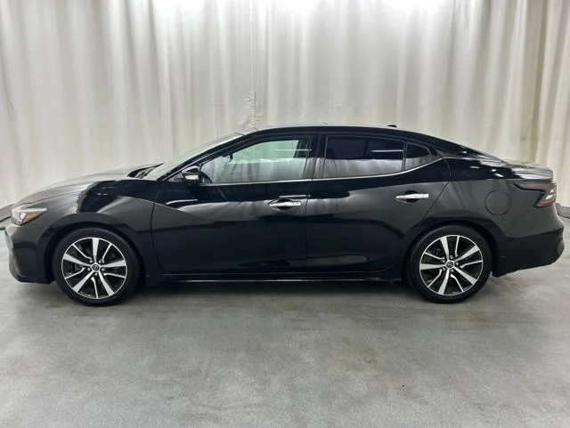 Used 2023 Black Nissan 3.5 SL image 3