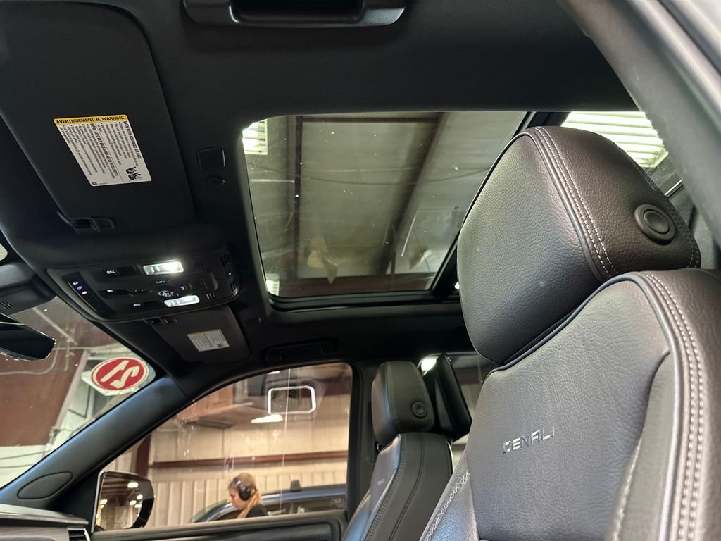 Used 2021  GMC Denali image 13