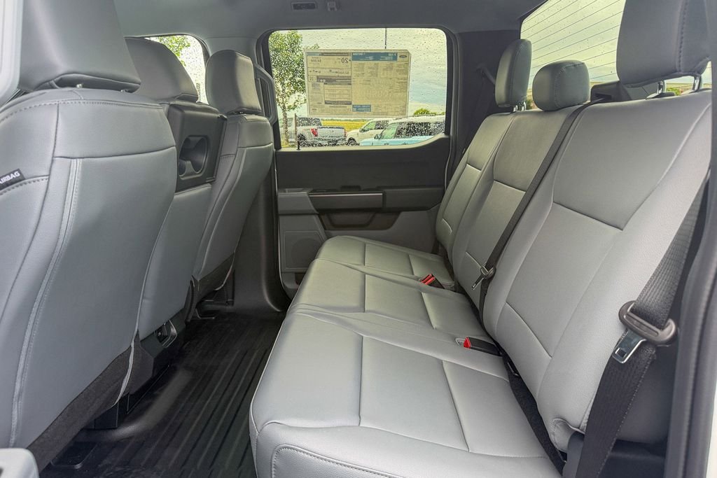New 2026 Oxford White Ford XL image 21