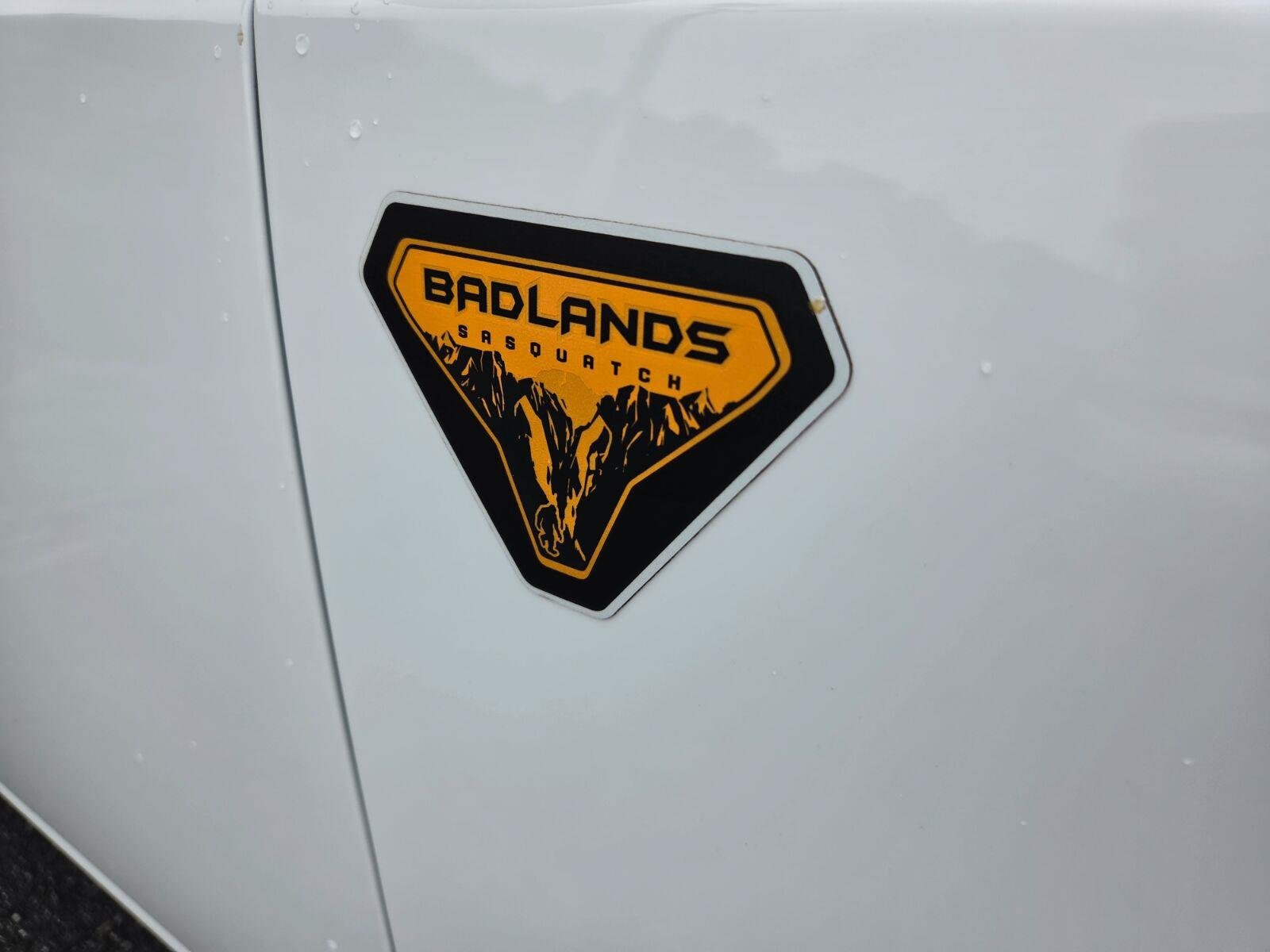 Used 2024 White Ford Badlands image 5