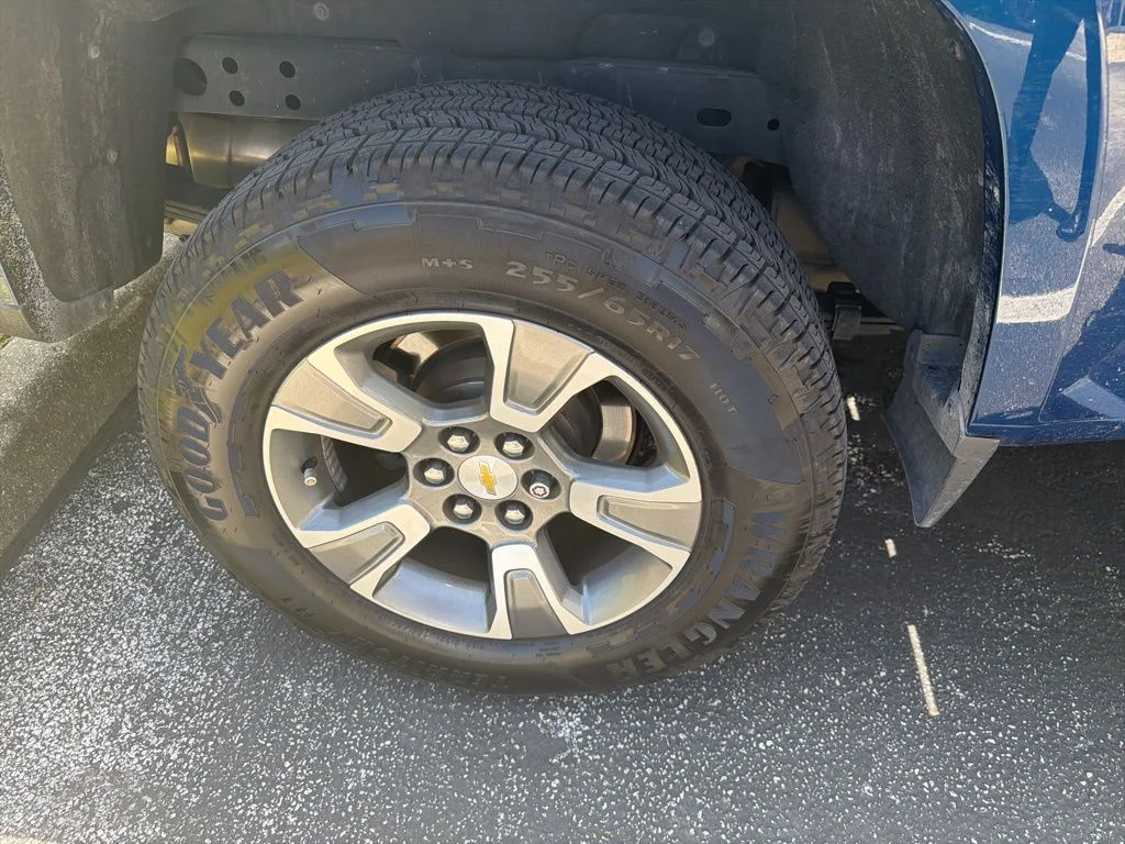 Used 2019 Blue Chevrolet Z71 image 8