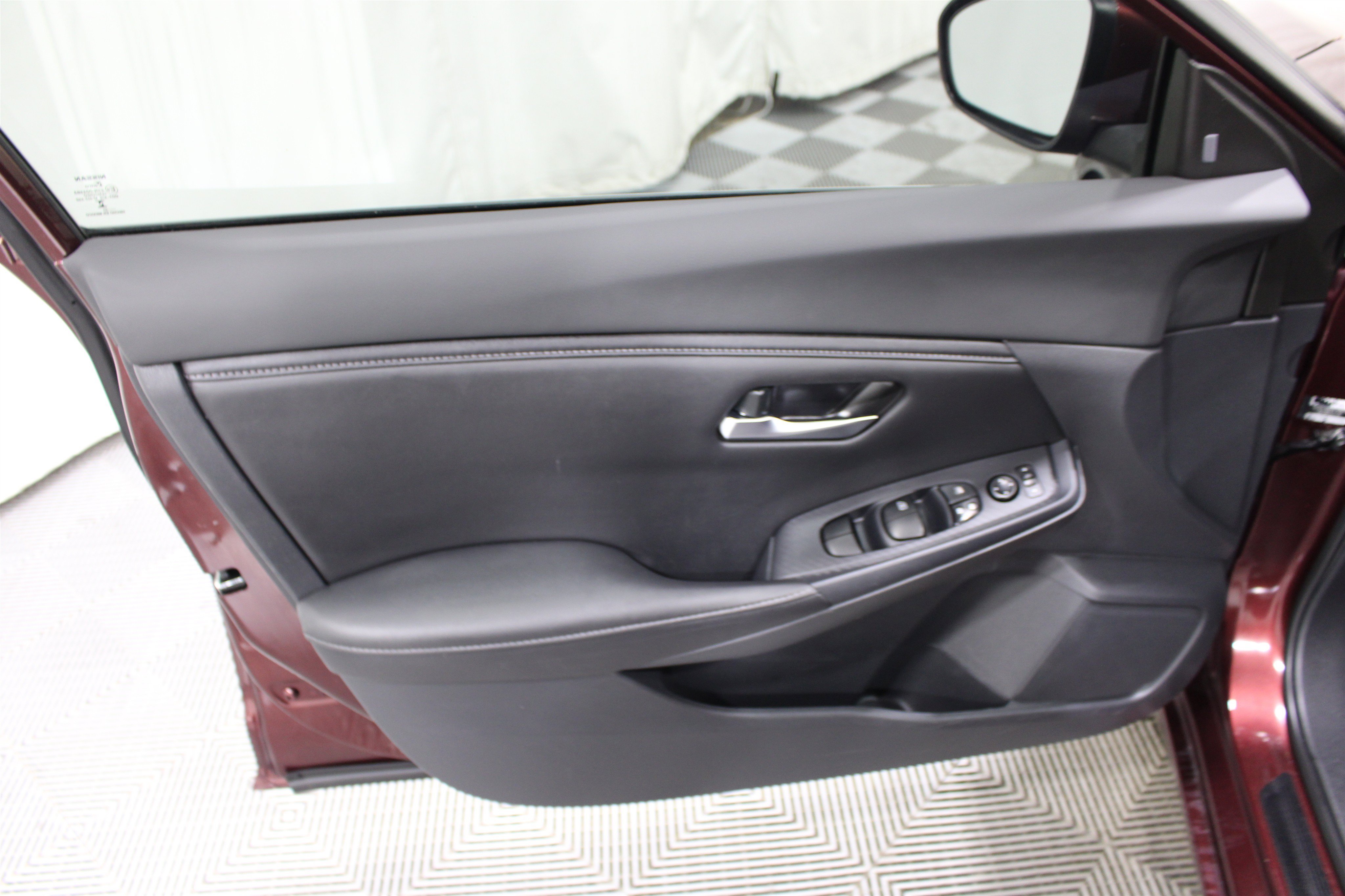 Used 2023 Rosewood Metallic Nissan SV image 6