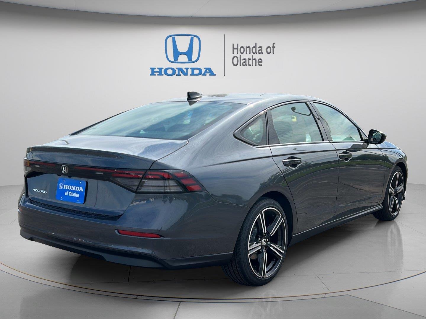 New 2026 Meteorite Gray Metallic Honda SE image 3
