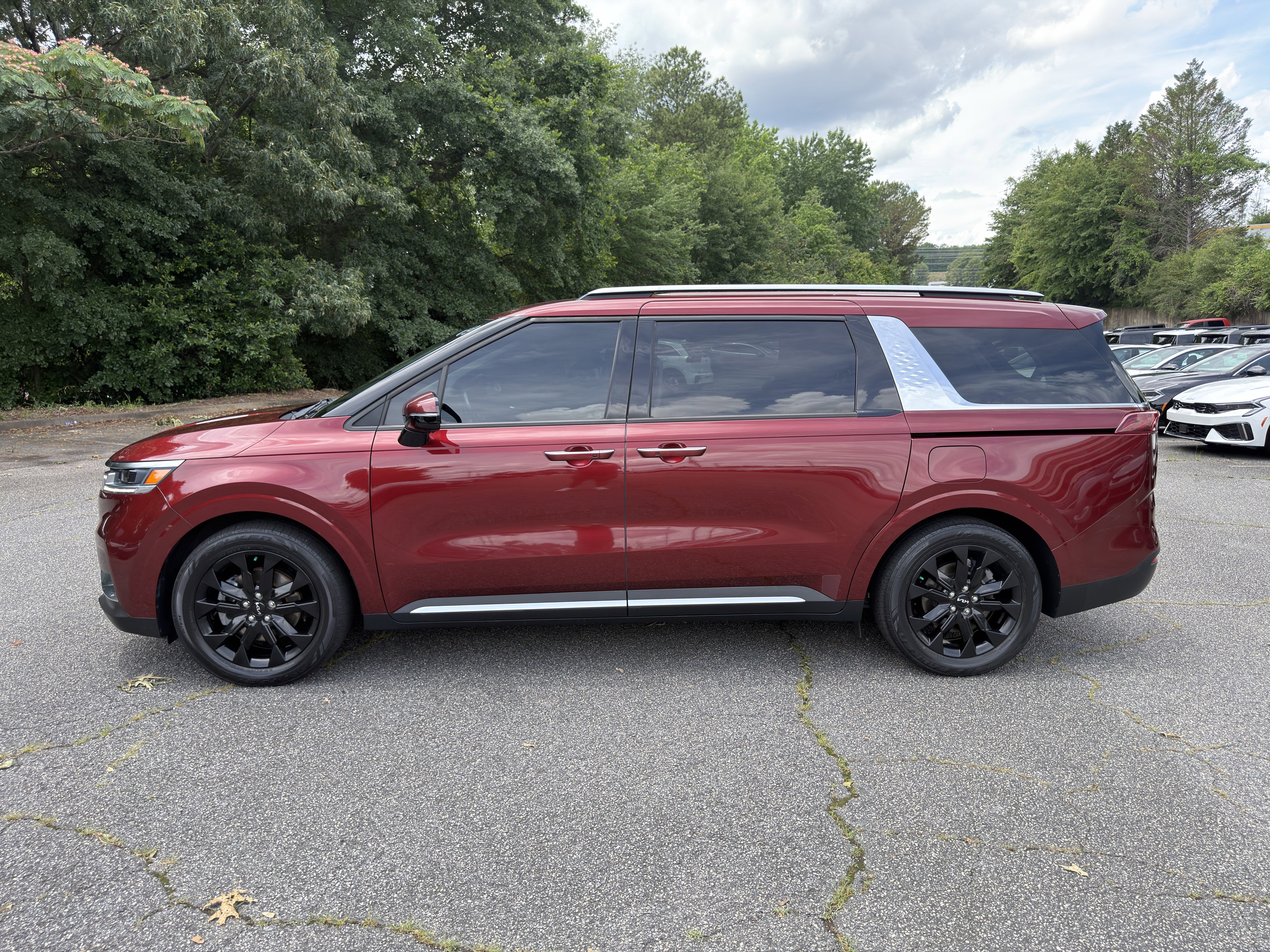 Used 2022 Flare Red Kia SX image 4