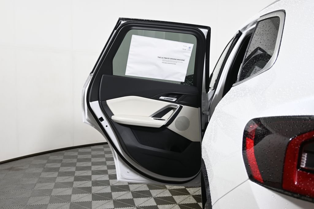 New 2026 White Metallic BMW xDrive28i image 31