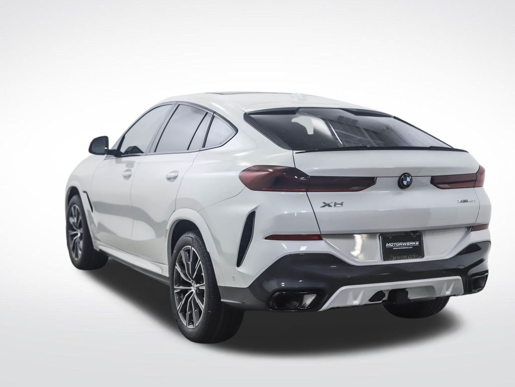 Used 2026 White Metallic BMW xDrive40i image 3