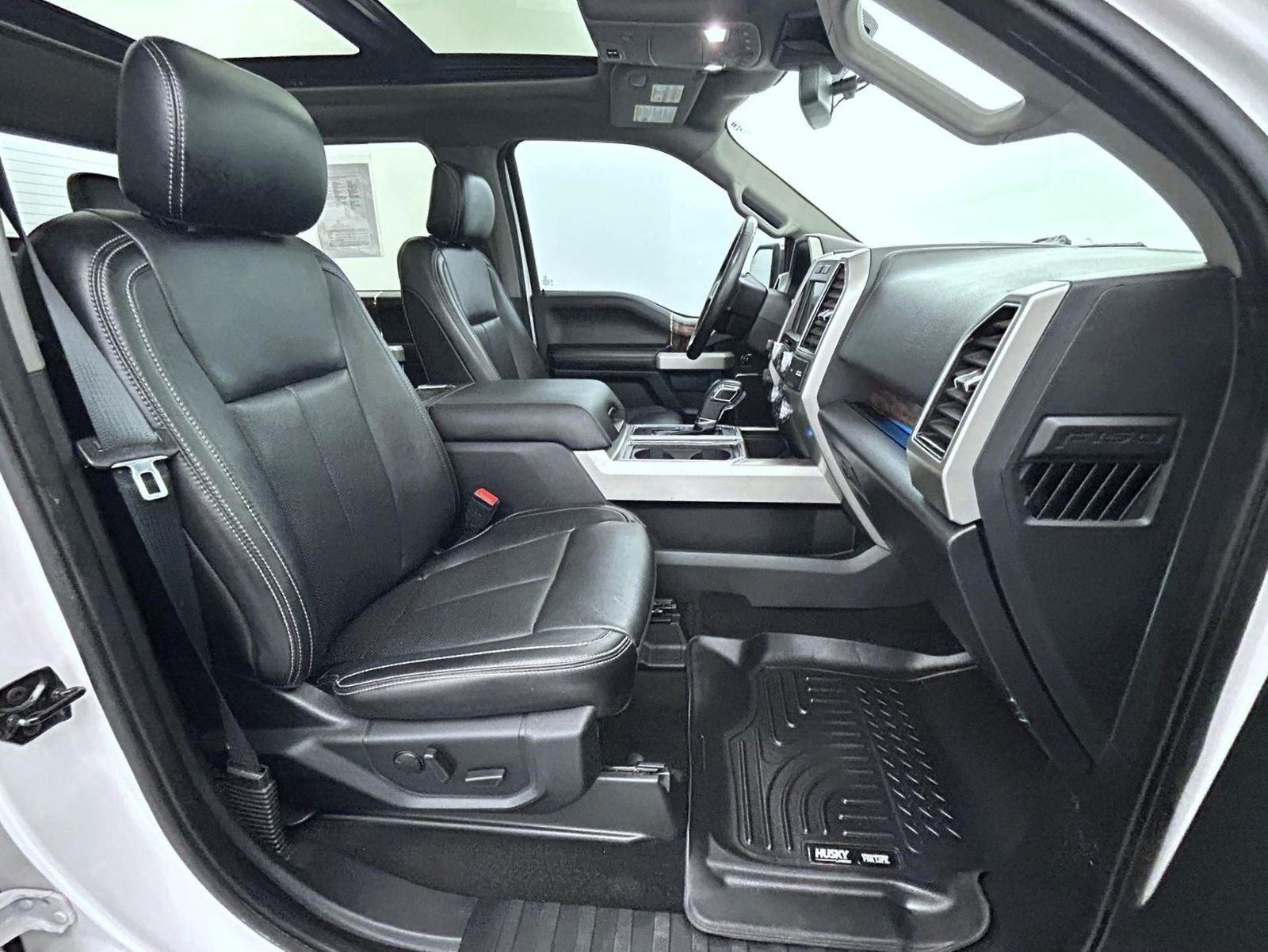 Used 2019 White Ford Lariat image 15