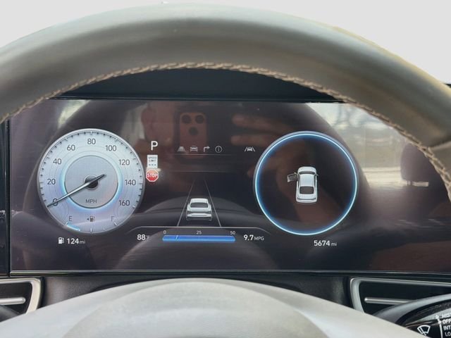 Used 2025 Red Hyundai SEL Convenience image 12