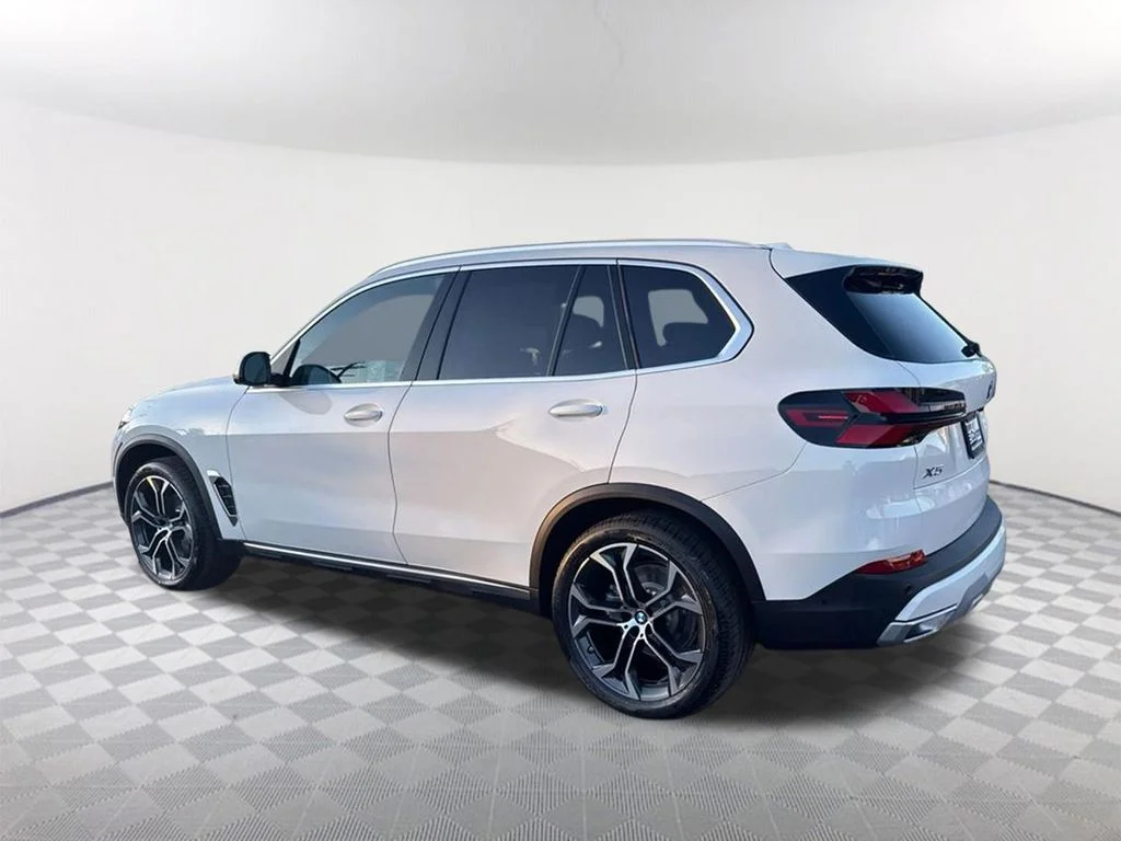 New 2026 White BMW sDrive40i image 7