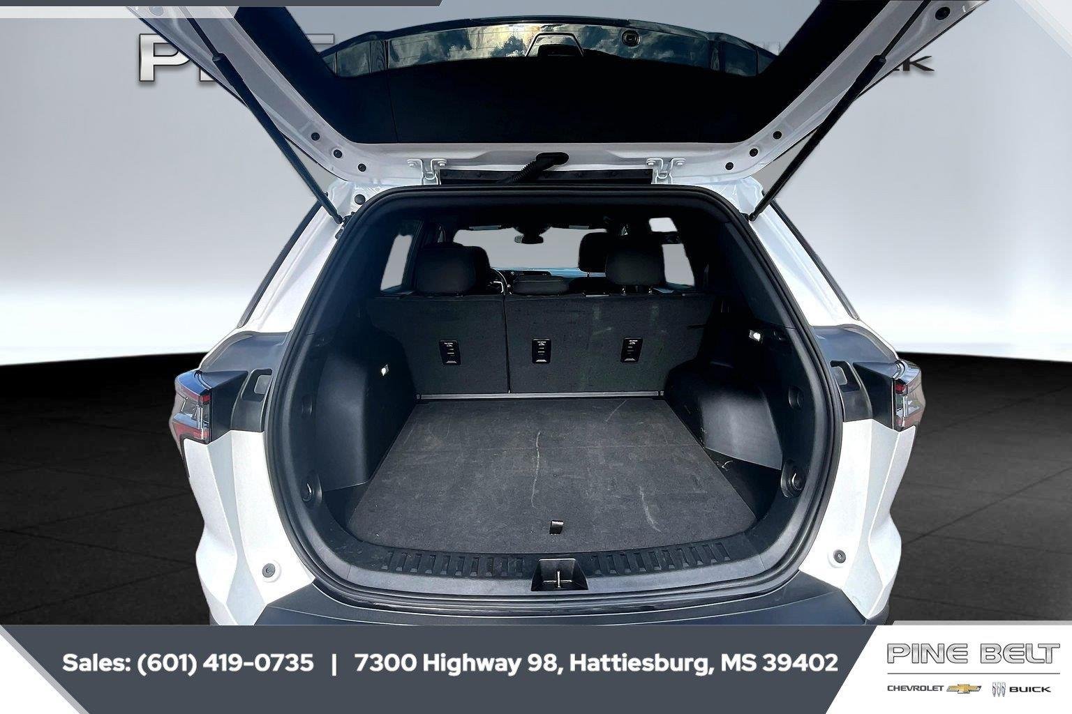 Used 2026 Summit White Chevrolet LT image 21