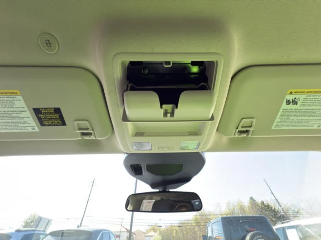 Certified Used 2020 Oxford White Ford SE image 18