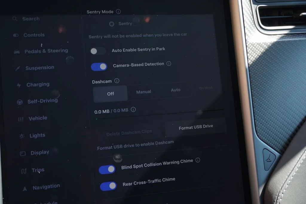 Used 2019  Tesla Performance image 18