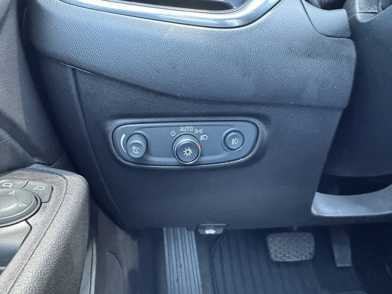 Used 2020 Mosaic Black Metallic Chevrolet LT image 29